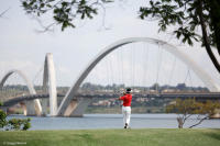 Lake Paranoá and the JK bridge dominate the view at the 17th tee in Brasília.